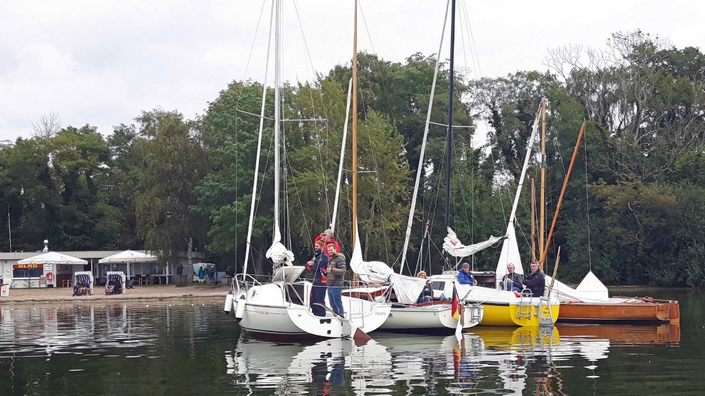 Absegeln auf dem Plöner See - 26 Boote trafen sich, um gemeinsam die Saison ausklingen zu lassen.