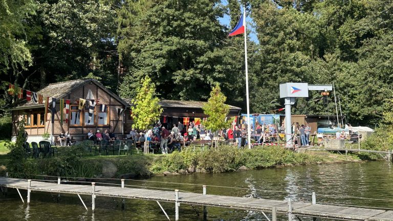 Etwa 100 Seglerinnen und Segler kamen nach Ascheberg