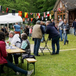 Gäste genießen den Blick auf den Plöner See