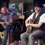 Svennä und Morales spenden einen Teil der Gage an "Sea Watch e. V. für die Rettung von Menschen in Not